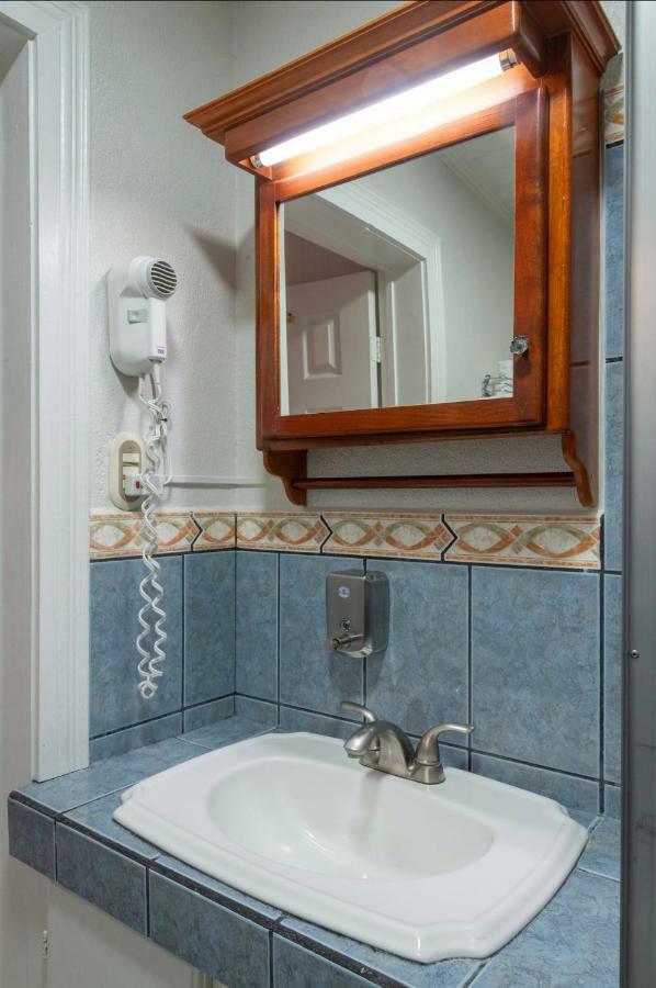 Prado Inn & Suites San José Eksteriør billede